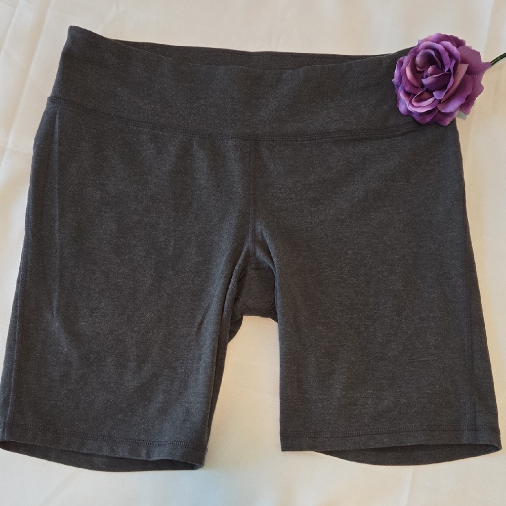 Xersion High‑Rise Charcoal Bike Shorts 0X | Waist Pocket | Like New